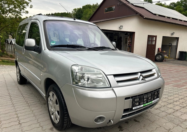 Citroen Berlingo cena 13900 przebieg: 242000, rok produkcji 2006 z Gościno małe 631